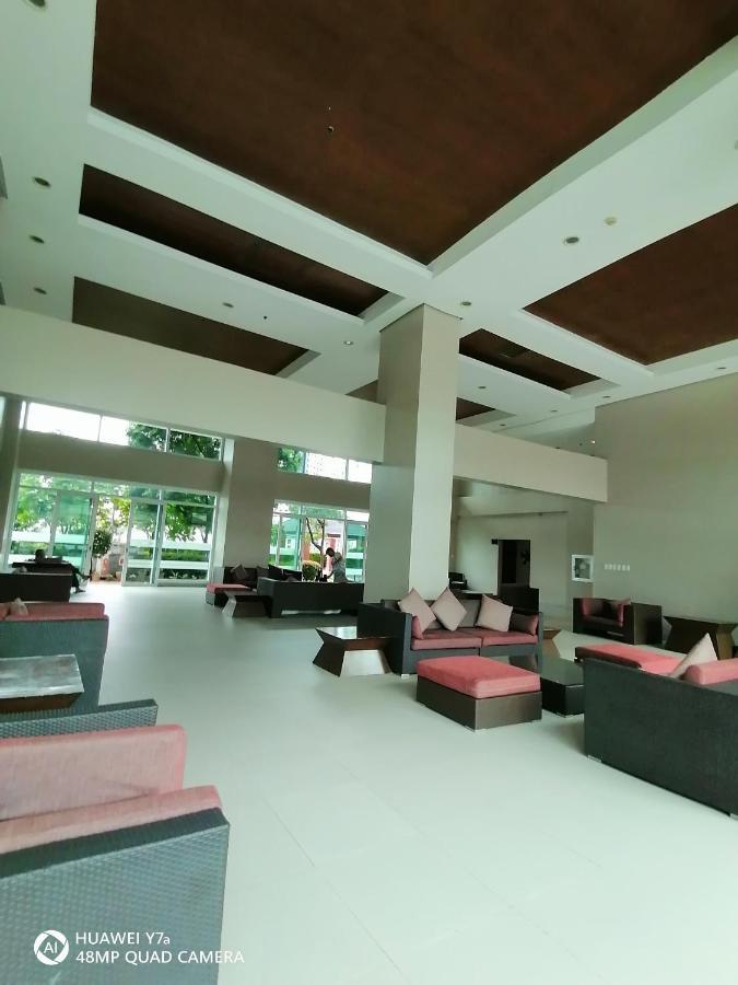 The Beacon Makati Staycation Suites Manila Exterior photo